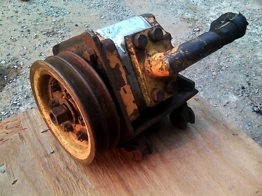 ปั๊มยกคอรถเกี่ยว 090-8272268