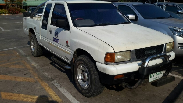 รถขับเคลื่อน4ล้อ 2ประตู สภาพดี โฟร์วิลใช้ได้ สภาพพร้อมใช้งาน ชุดโอนพร้อม