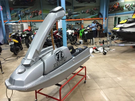 เจ็ทยืน เทา kawasaki 550 แจ่ม  สภาพพร้อมเล่น จบๆเพียง 25,000 บ.