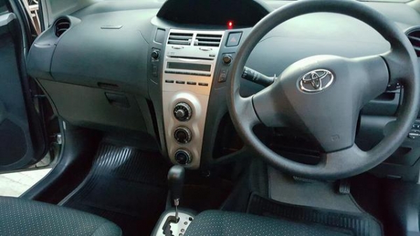 มือเดียว 09 toyota yaris รถสวยไม่มีชน มือเดียว 09 toyota yaris รถสวยไม่มีชน