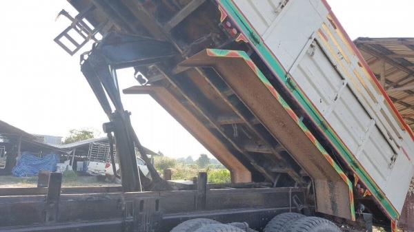 ขาย 10 ล้อดั้ม ไอ้หลงเทอร์โบ FN527M-TF2670 เครื่อง 6D16-TF 220 แรงม้า เกียร์ 10 สปีด คัสซีสวยตลอดเส้น ทะเบียนพร้อมโอนครับ