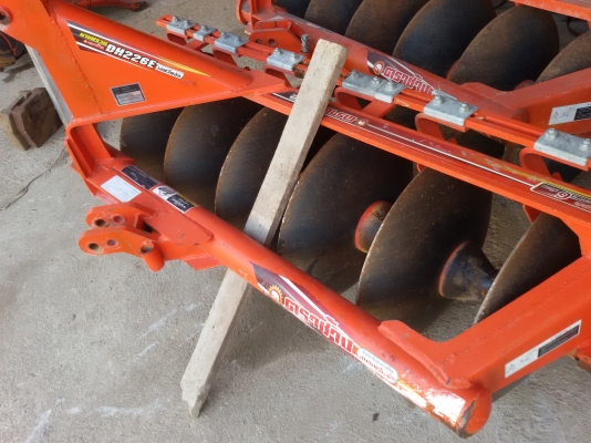 ปัญญาแทรคเตอร์..จัดมาให้ครับ ด่วน!!!คูโบต้า L3608SP พร้อมใบมีดคานบน พร้อมผาน6 ตราช้าง22&times;6รถไร่สีเดิมๆ ทำงาน413ชม จัดส่ง อ.เมือง จ.กำแพงเพชร