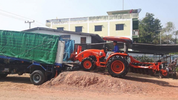 ปัญญาแทรคเตอร์..จัดมาให้ครับ ด่วน!!!คูโบต้า L3608SP พร้อมใบมีดคานบน พร้อมผาน6 ตราช้าง22&times;6รถไร่สีเดิมๆ ทำงาน413ชม จัดส่ง อ.เมือง จ.กำแพงเพชร