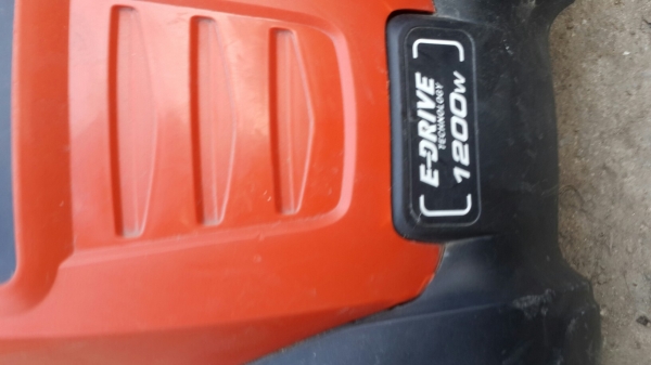 รถตัดหญ้าสนาม