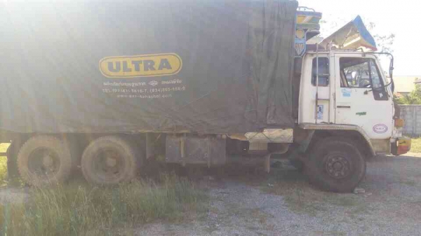 ขาย 10 ล้อ เพลาเดียว ISUZU ROCKY เครื่อง 6BG1 175 แรงม้าฝาส้ม คัสซีสวยใช้ได้ พวงมาลัยพาวเวอร์ เบรคลมดัน ทะเบียนพร้อมโอนครับ