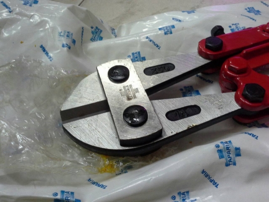 ขายกรรไกรตัดเหล็กขนาดใหญ่30นิ้วงานเก่าเก็บTAPARIA Made in India.