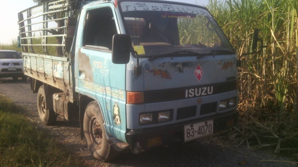 ISUZU  NKR 4ล้อเล็ก เครื่อง 100แรง. ราคา 145,000บ. สนใจติดต่อ 0835601591 หรือ 0903494058