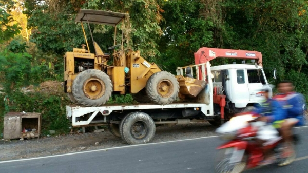 ต้องการขายรถตักFURUKAWA2เพลาWHEE  LOADER  FL60A