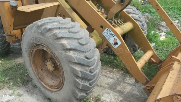 ต้องการขายรถตักFURUKAWA2เพลาWHEE  LOADER  FL60A