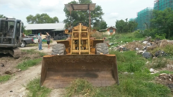 ต้องการขายรถตักFURUKAWA2เพลาWHEE  LOADER  FL60A