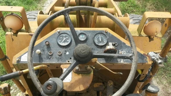 ต้องการขายรถตักFURUKAWA2เพลาWHEE  LOADER  FL60A