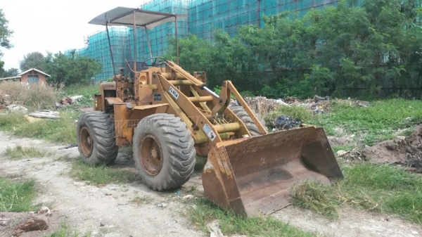 ต้องการขายรถตักFURUKAWA2เพลาWHEE  LOADER  FL60A