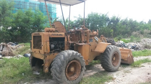 ต้องการขายรถตักFURUKAWA2เพลาWHEE  LOADER  FL60A