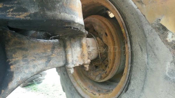 ต้องการขายรถตักFURUKAWA2เพลาWHEE  LOADER  FL60A