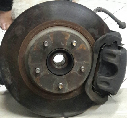 ดุมล้อหน้า Nissan Tean J31 ทั้งชุด 2 ข้าง (ซ้ายขวา)