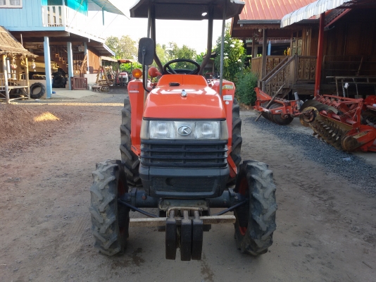 ปัญญาแทรคเตอร์..จัดมาให้ครับ ด่วน!!!คูโบต้า L2808  พร้อมผาน5 เล่มทะเบียนพร้อม