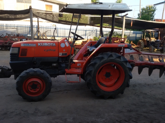 ปัญญาแทรคเตอร์..จัดมาให้ครับ ด่วน!!!คูโบต้า L2808  พร้อมผาน5 เล่มทะเบียนพร้อม