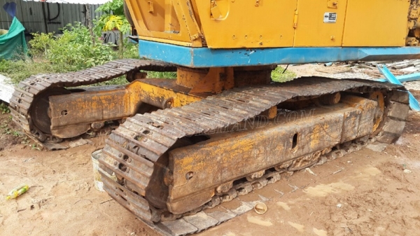 รถแม็คโค ยี่ห้อ KOMATSU รุ่น PC200 รุ่น 2 รถแม็คโค ยี่ห้อ KOMATSU รุ่น PC200 รุ่น 2