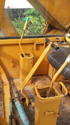 รถแม็คโค ยี่ห้อ KOMATSU รุ่น PC200 รุ่น 2 รถแม็คโค ยี่ห้อ KOMATSU รุ่น PC200 รุ่น 2