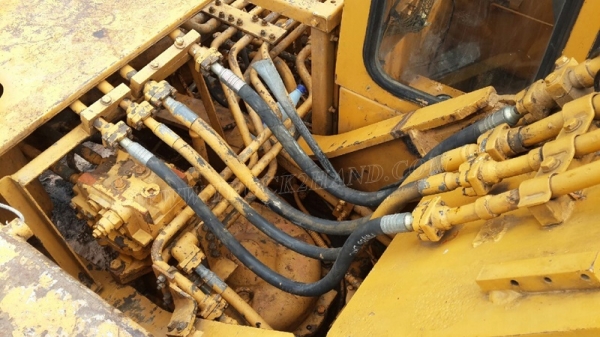 รถแม็คโค ยี่ห้อ KOMATSU รุ่น PC200 รุ่น 2 รถแม็คโค ยี่ห้อ KOMATSU รุ่น PC200 รุ่น 2