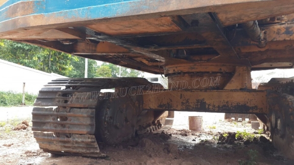 รถแม็คโค ยี่ห้อ KOMATSU รุ่น PC200 รุ่น 2 รถแม็คโค ยี่ห้อ KOMATSU รุ่น PC200 รุ่น 2