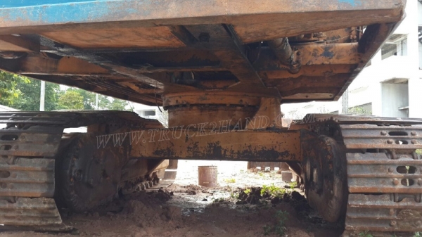 รถแม็คโค ยี่ห้อ KOMATSU รุ่น PC200 รุ่น 2 รถแม็คโค ยี่ห้อ KOMATSU รุ่น PC200 รุ่น 2