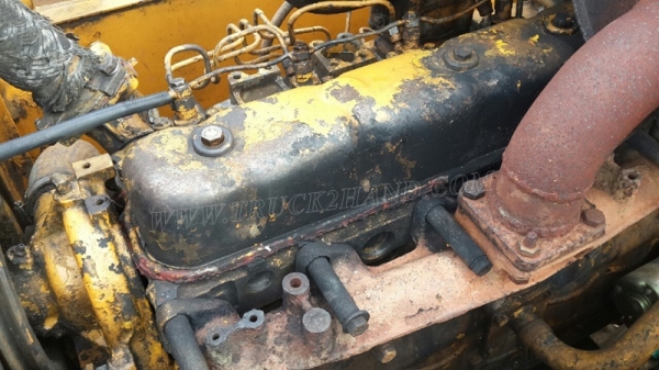 รถแม็คโค ยี่ห้อ KOMATSU รุ่น PC200 รุ่น 2 รถแม็คโค ยี่ห้อ KOMATSU รุ่น PC200 รุ่น 2