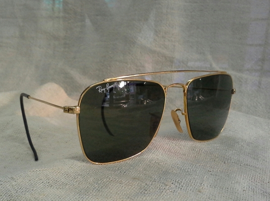 ที่สุดแห่งทศวรรษที่ 70  แว่นตาซุปตาร์  B&amp;L RAY-BAN CARAVAN USA