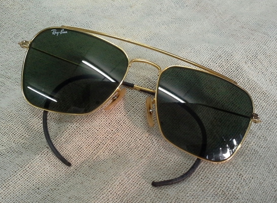 ที่สุดแห่งทศวรรษที่ 70  แว่นตาซุปตาร์  B&amp;L RAY-BAN CARAVAN USA