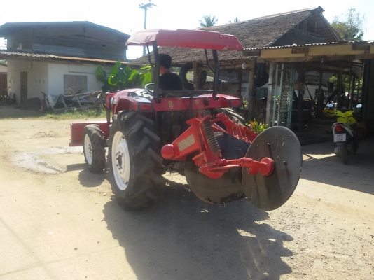 ยันม่าร์45 แรง  ราคา288000บาท มีไบมีดหน้า ผาน6ไบ24นิ้ว ไมร์1666ช.ม.พร้อมใช้งาน โทร0813655997 อำพร พาเจริญ ต วังบัว อ คลองขลุง จ กำแพงเพชรราคานี้ยังต่องลองได้อีกนะครับ