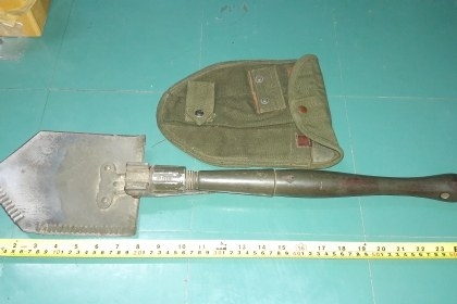 ขายพลั่วทหารงานเก่าด้ามไม้สวยคลาสลิก และแบบพับได้