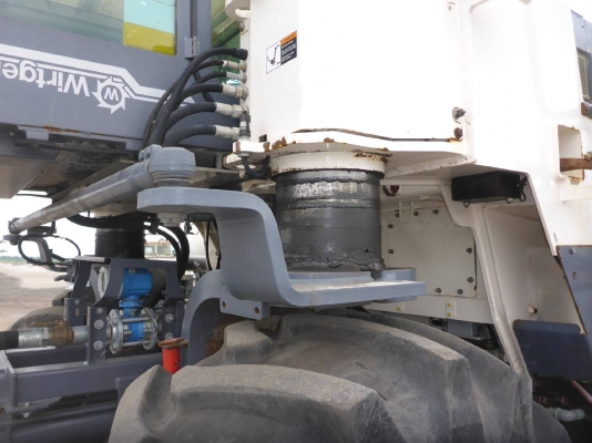 ขายรถขูดไสผิวถนน