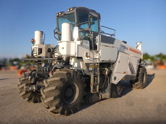 ขายรถขูดไสผิวถนน