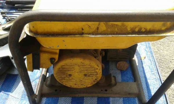 เครื่องปั่นไฟญี่ปุ่นสภาพเดิมๆงานญี่ปุ่นครับพร้อมใช้งานไฟแรงเสียงดีครับราคานี้คุ้มมากครับ