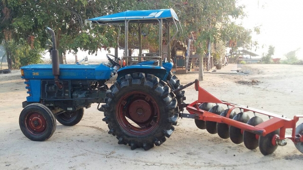 ขอบคุณเสี่ยจากลพบุรีครับ ขายรถไถ อิซากิ31แรง พร้อมผาน6 พร้อมใช้งาน เดิมๆสวยๆ