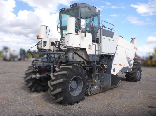 ขายรถขูดไสผิวถนน