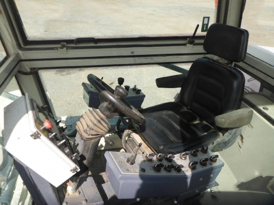 ขายรถขูดไสผิวถนน