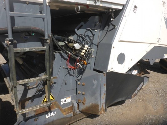 ขายรถขูดไสผิวถนน