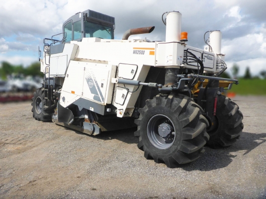 ขายรถขูดไสผิวถนน