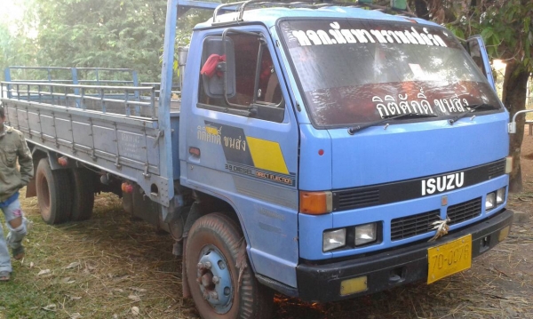 หกล้อ อีซูซุ NPR115 เกียร์สั้น ช่วงล่างใหญ Fหน้า F หลัง ยาว5ม สภาพดีสวยบางเดิมพร้มใช้ ทะเบียนพร้อมโอน