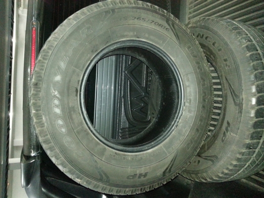 ต้องการขายยาง 265/70  ขอบ 16  2 เส้นแถม1 เส้น