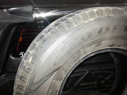 ต้องการขายยาง 265/70  ขอบ 16  2 เส้นแถม1 เส้น