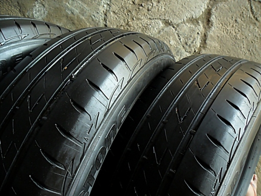 ยางขอบ15 บริดสโตน195-65-R15 ลงพื้นปี15 (4เส้น3,900) ยางขอบ15 บริดสโตน195-65-R15 ลงพื้นปี15 (4เส้น3,900)