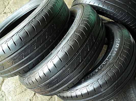 ยางขอบ15 บริดสโตน195-65-R15 ลงพื้นปี15 (4เส้น3,900) ยางขอบ15 บริดสโตน195-65-R15 ลงพื้นปี15 (4เส้น3,900)