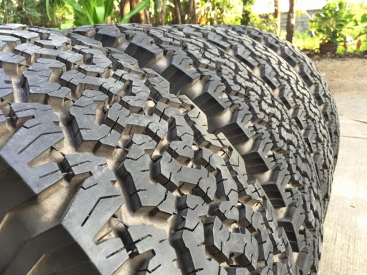 ขายยาง BF ALL 265x75x16 สภาพใหม่มาก พร้อมล้อลายMickey Thompson 16x8 off 0