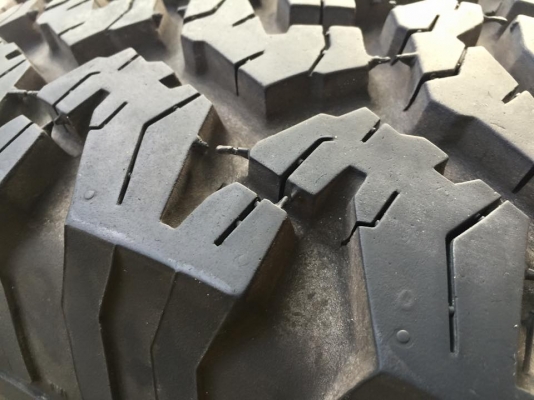 ขายยาง BF ALL 265x75x16 สภาพใหม่มาก พร้อมล้อลายMickey Thompson 16x8 off 0