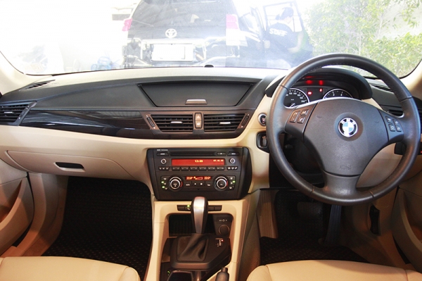 ขาย BMW X1 E84 SDRIVE18I 2.0 SUV