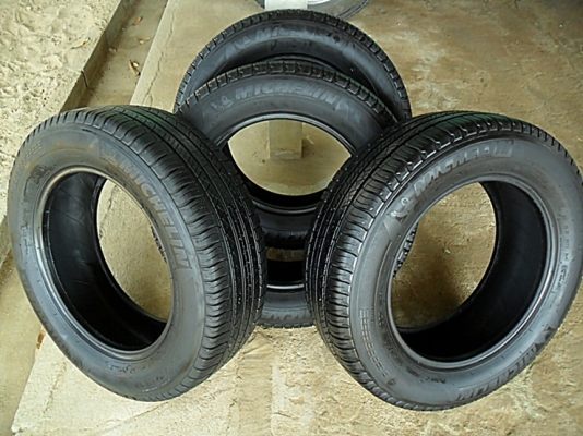 ยางขอบ17 มิชลิน225-65 R17 ลงพื้นปี14 (4เส้น4,500) ยางขอบ17 มิชลิน225-65 R17 ลงพื้นปี14 (4เส้น4,500)