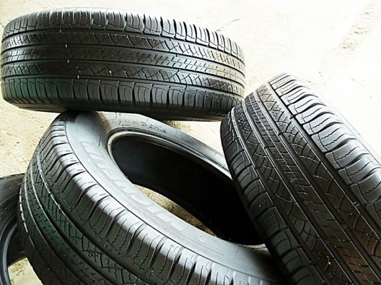 ยางขอบ17 มิชลิน225-65 R17 ลงพื้นปี14 (4เส้น4,500)