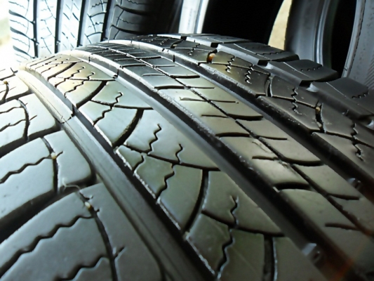 ยางขอบ17 มิชลิน225-65 R17 ลงพื้นปี14 (4เส้น4,500) ยางขอบ17 มิชลิน225-65 R17 ลงพื้นปี14 (4เส้น4,500)